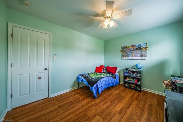 4949 Old Towne Village Circle, Pfafftown, NC 27040