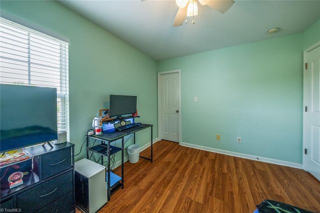 4949 Old Towne Village Circle, Pfafftown, NC 27040