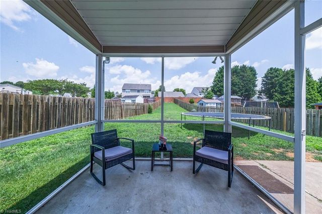 4949 Old Towne Village Circle, Pfafftown, NC 27040