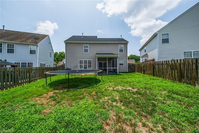 4949 Old Towne Village Circle, Pfafftown, NC 27040