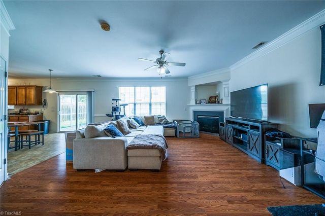 4949 Old Towne Village Circle, Pfafftown, NC 27040