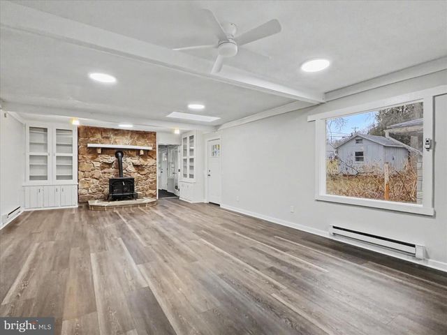 677 UNION ST, Millersburg, PA 17061