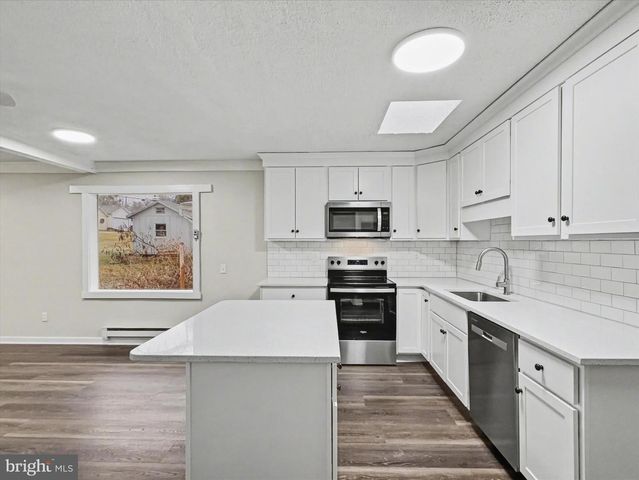 677 UNION ST, Millersburg, PA 17061