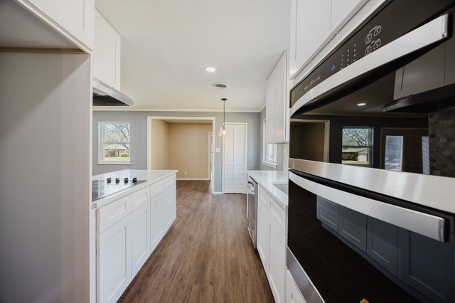 2804 Norwood Lane, Arlington, TX 76013