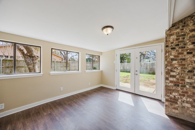 2804 Norwood Lane, Arlington, TX 76013