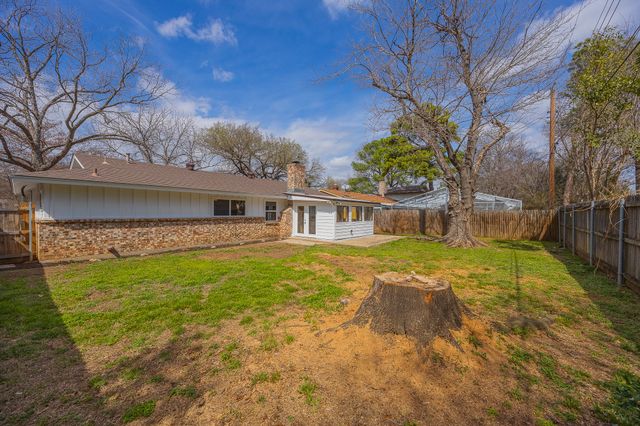 2804 Norwood Lane, Arlington, TX 76013