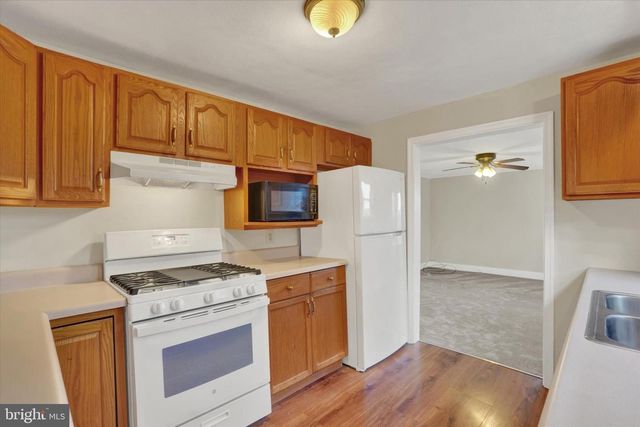 28 CHURCH, Stewartstown, PA 17363