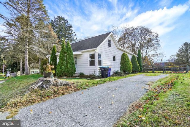 28 CHURCH, Stewartstown, PA 17363