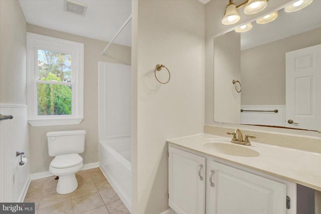 28 CHURCH, Stewartstown, PA 17363