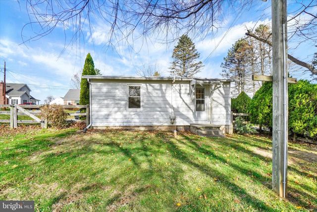 28 CHURCH, Stewartstown, PA 17363