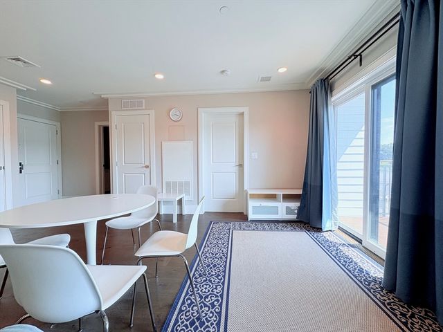 214 Market St 405, Boston, MA 02135