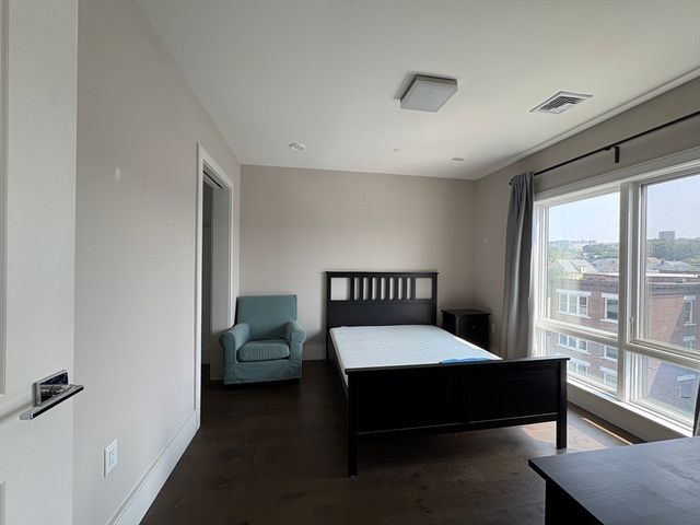 214 Market St 405, Boston, MA 02135