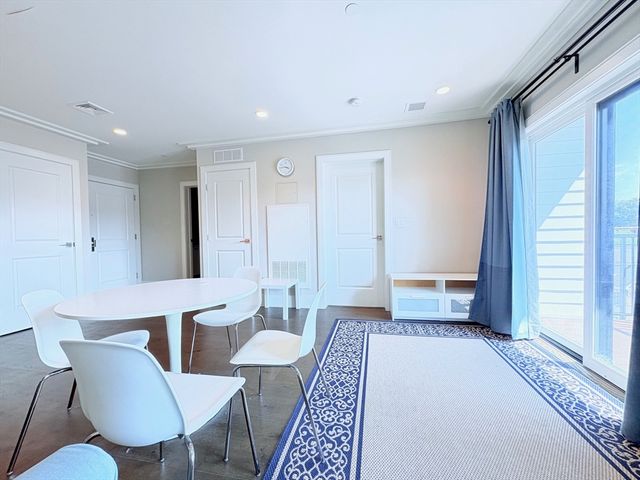 214 Market St 405, Boston, MA 02135