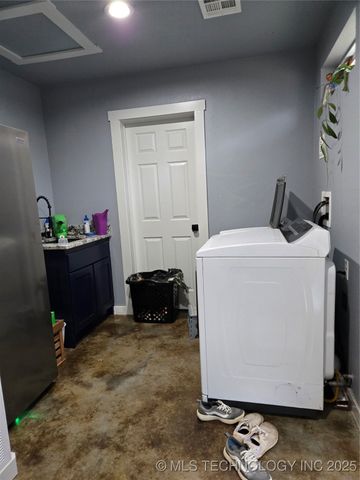 16458 S 401st West Avenue, Bristow, OK 74010