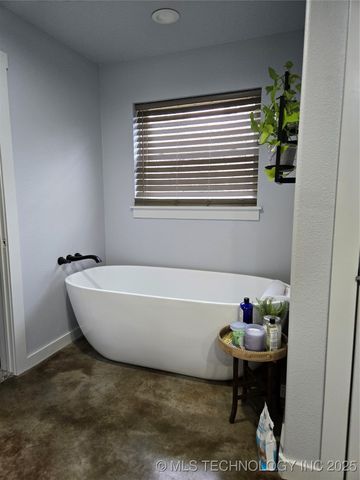 16458 S 401st West Avenue, Bristow, OK 74010