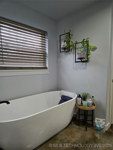 16458 S 401st West Avenue, Bristow, OK 74010