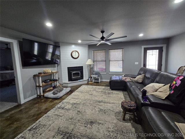 16458 S 401st West Avenue, Bristow, OK 74010