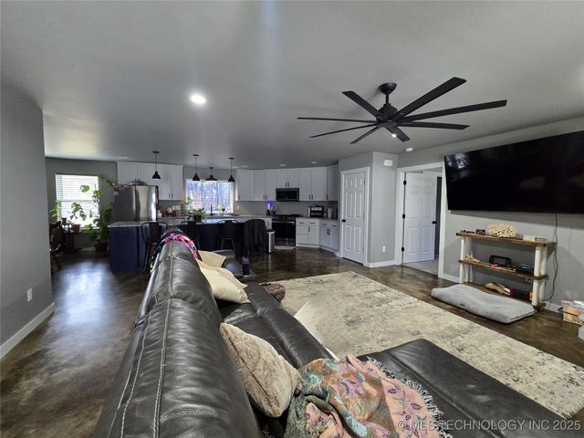 16458 S 401st West Avenue, Bristow, OK 74010