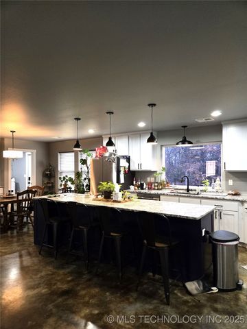 16458 S 401st West Avenue, Bristow, OK 74010