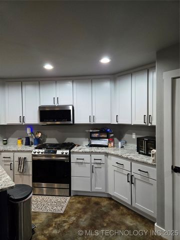 16458 S 401st West Avenue, Bristow, OK 74010