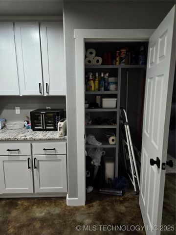 16458 S 401st West Avenue, Bristow, OK 74010