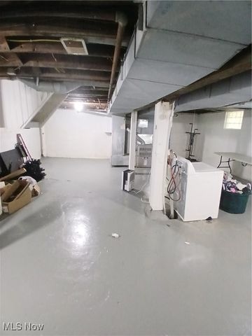 207 E Lucius Avenue, Youngstown, OH 44507