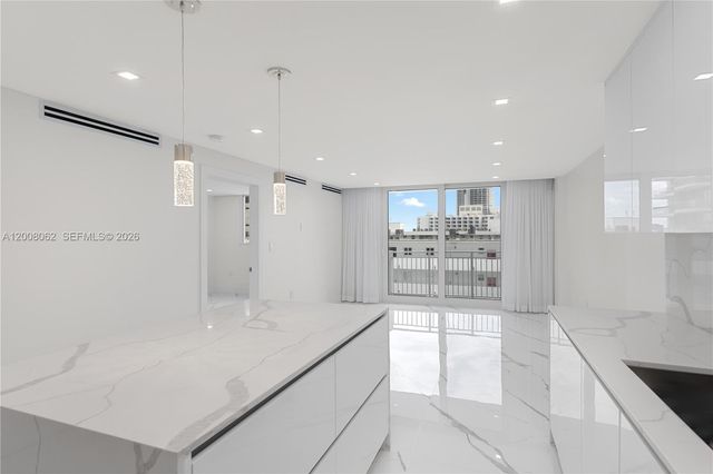 345 Ocean Dr 708, Miami Beach, FL 33139