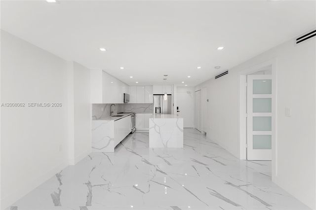 345 Ocean Dr 708, Miami Beach, FL 33139