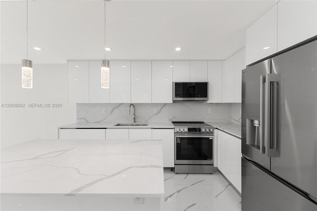 345 Ocean Dr 708, Miami Beach, FL 33139