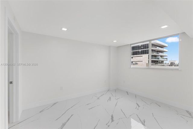 345 Ocean Dr 708, Miami Beach, FL 33139