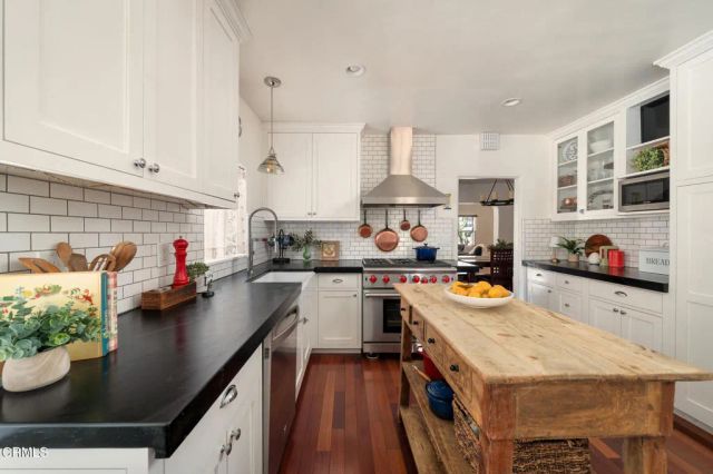 3022 Altura Avenue, La Crescenta, CA 91214