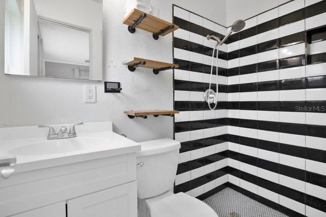 2820 DRAKE DRIVE, Orlando, FL 32810