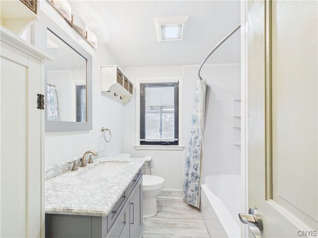 202 Augusta Drive, Cicero, NY 13212