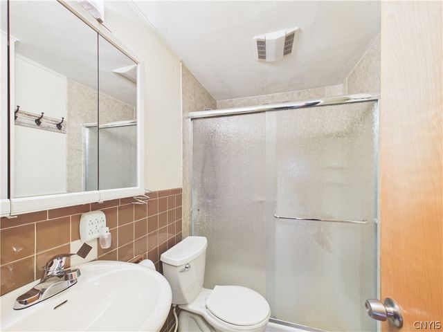 202 Augusta Drive, Cicero, NY 13212