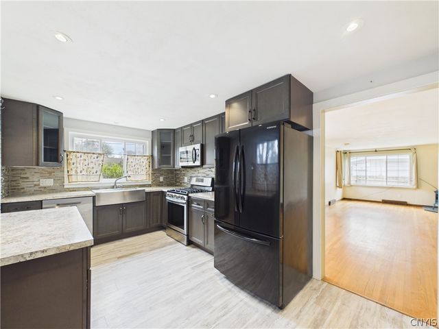202 Augusta Drive, Cicero, NY 13212