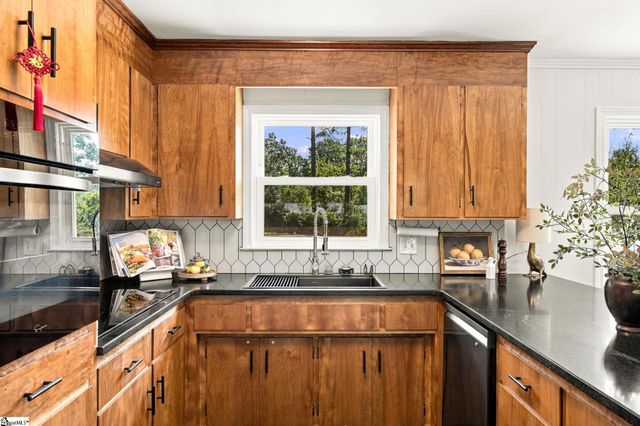 115 Cannon Lane, Taylors, SC 29687