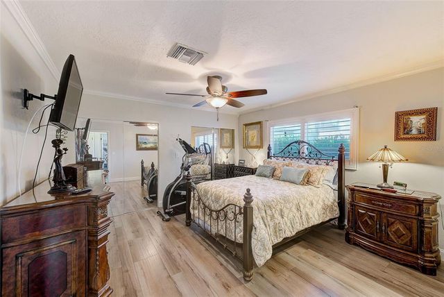 11035 HURON ROAD, St Petersburg, FL 33708