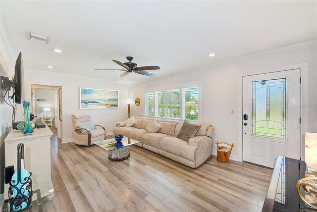 11035 HURON ROAD, St Petersburg, FL 33708