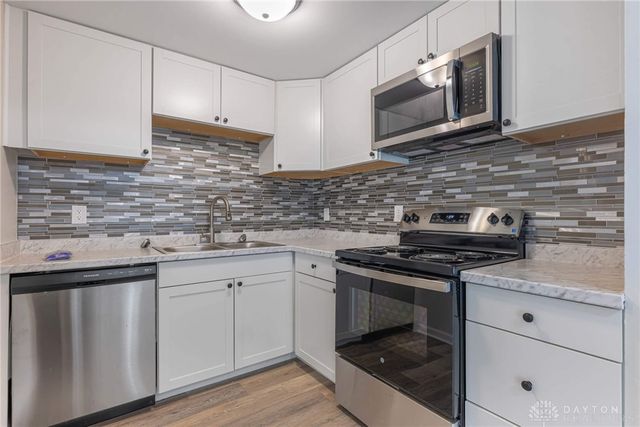 5572 Shady Oak Street, Huber Heights, OH 45424