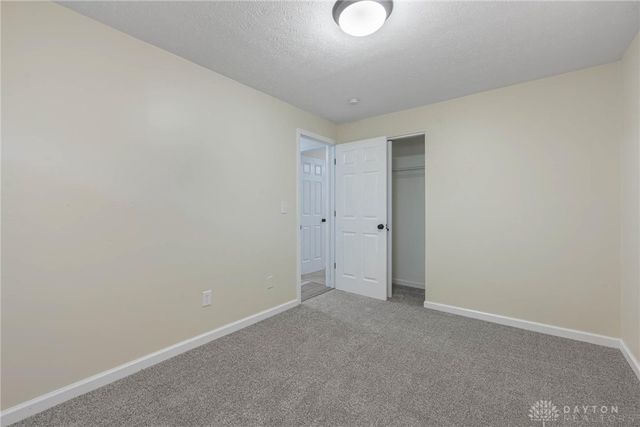 5572 Shady Oak Street, Huber Heights, OH 45424