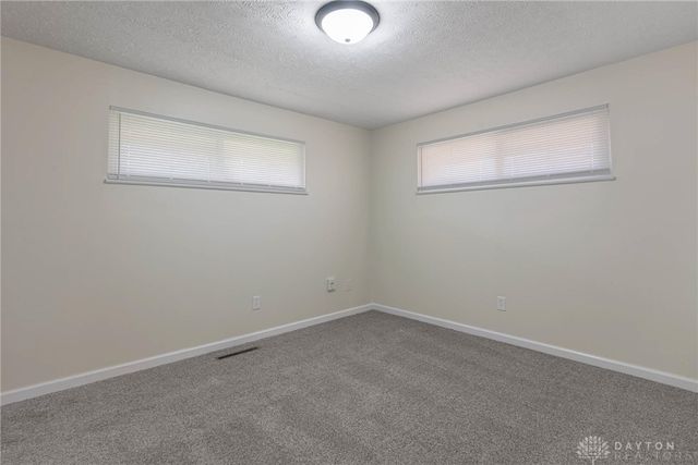 5572 Shady Oak Street, Huber Heights, OH 45424