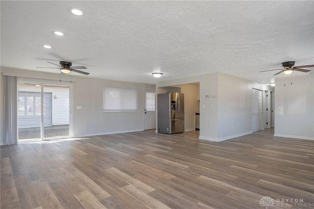 5572 Shady Oak Street, Huber Heights, OH 45424