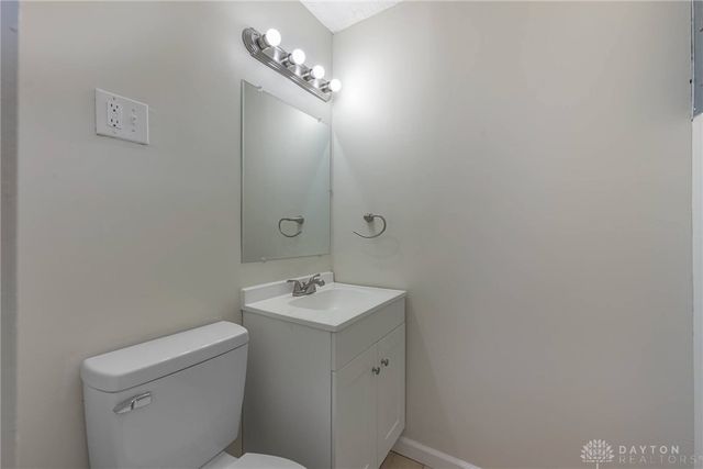 5572 Shady Oak Street, Huber Heights, OH 45424