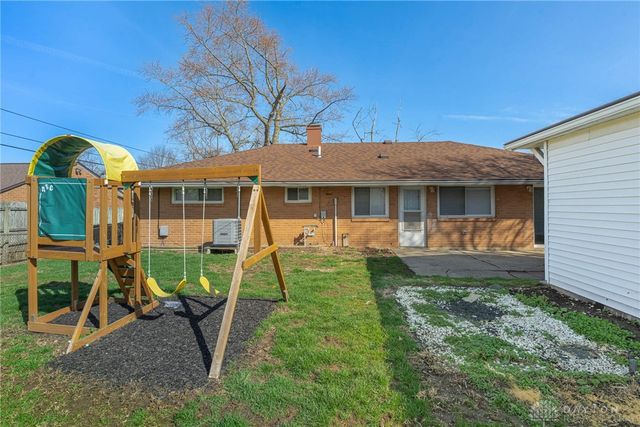 5572 Shady Oak Street, Huber Heights, OH 45424