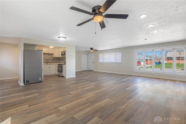 5572 Shady Oak Street, Huber Heights, OH 45424