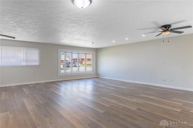 5572 Shady Oak Street, Huber Heights, OH 45424