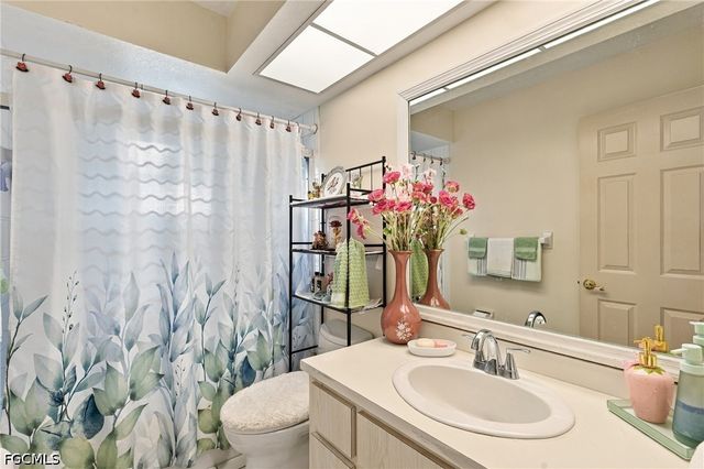 417 Trafalgar PKWY, Cape Coral, FL 33991