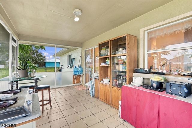 417 Trafalgar PKWY, Cape Coral, FL 33991