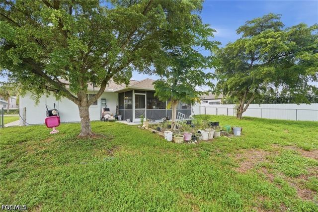 417 Trafalgar PKWY, Cape Coral, FL 33991