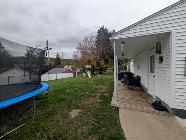 19 Parkway Lane, Bradford Town, PA 16701